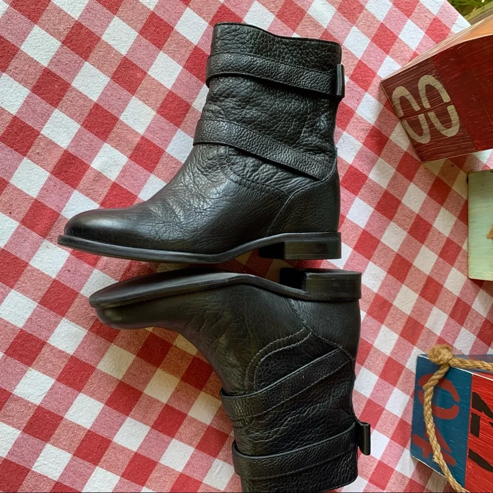 KATE SPADE Luxury Black Pebbled Leather Sabina Double Buckle Moto Boots, 7M